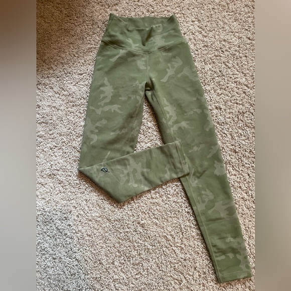 P’tula stealth camo leggings 26” - Picture 1 of 2